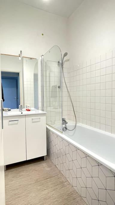 Le Manoir Mermoz : Appartement T2 Tout Equipe Rennes Luaran gambar